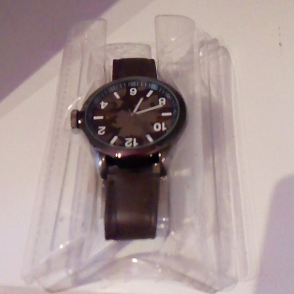 Watch - Picture 1 of 1